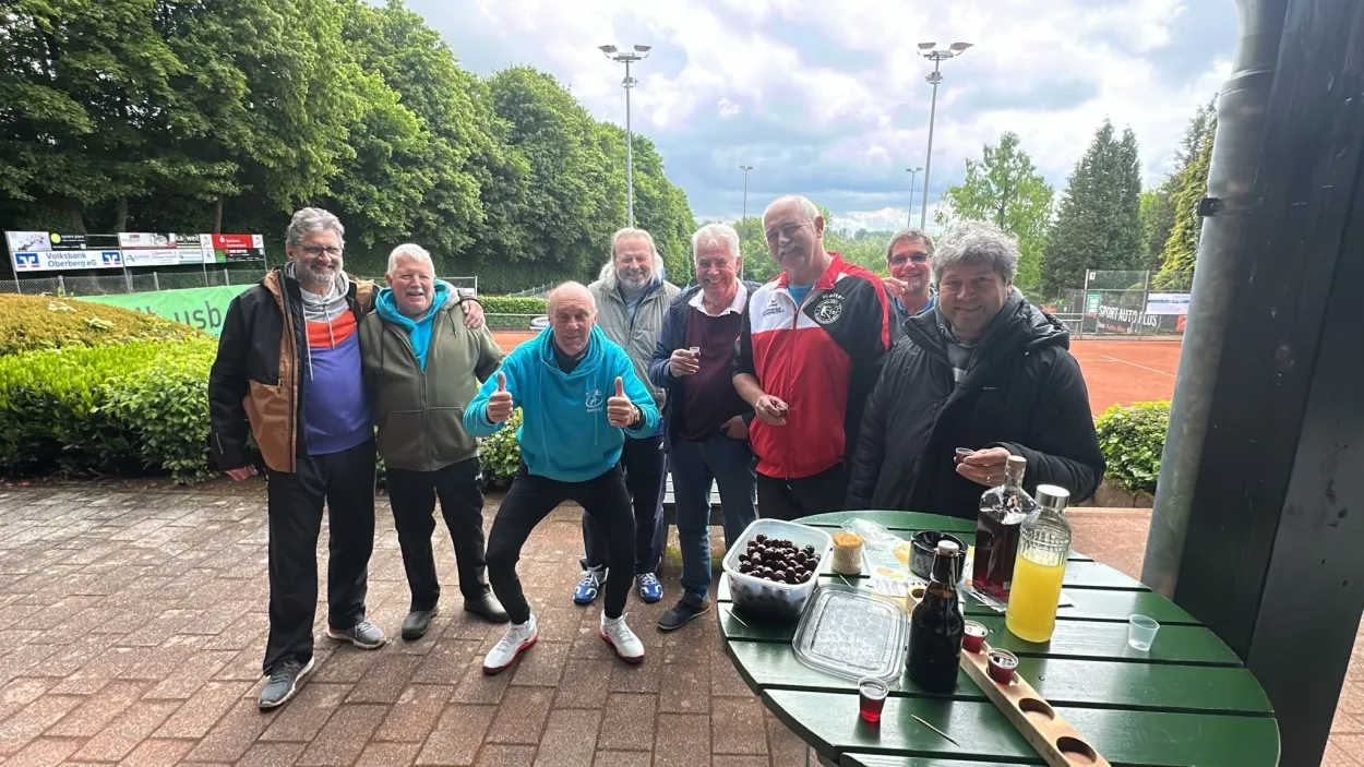Leider keine Bildbeschreibung für 12 herren 60 bild.jpeg vorhanden.