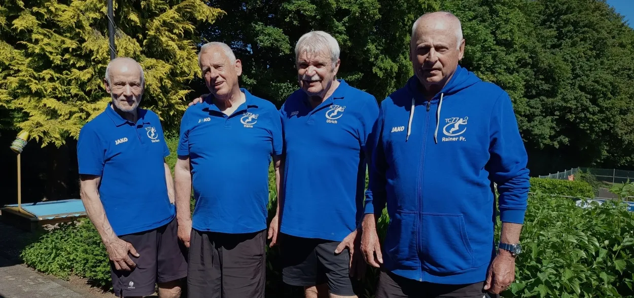 Leider keine Bildbeschreibung für 12 herren 75 bild.jpg vorhanden.